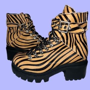 Jeffrey Campbell Czech Tiger Print Combat Boots sz 6.5